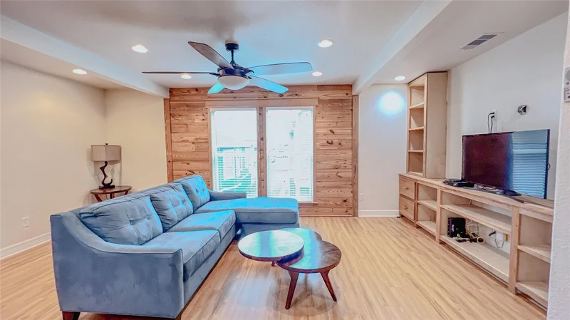 3520 Avenue S 1/2, Galveston, Texas, United States. - Photo 39
