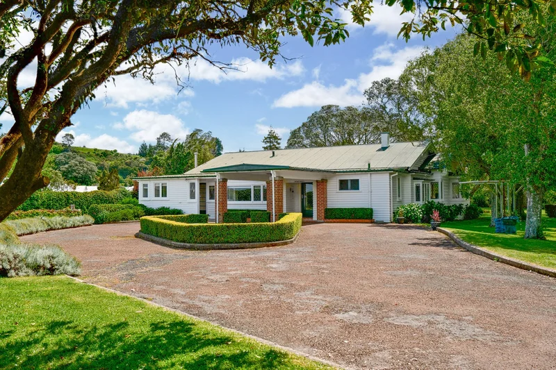 44 And 46 Takinga Street, Mourea, Rotorua