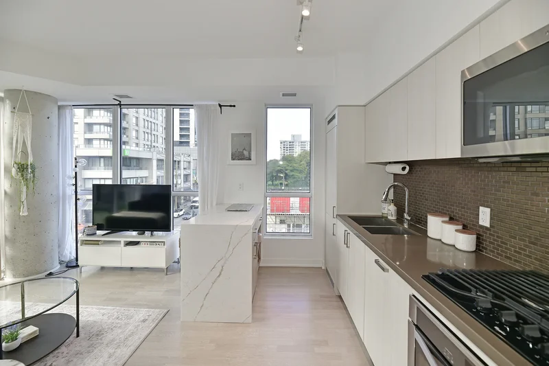 501 St Clair Ave W  326, Toronto, ON M5P 0A2, Toronto, Ontario, Canada. - Photo 5
