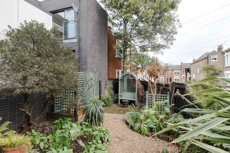 Netherford Road, London, England, United Kingdom. - Photo 10