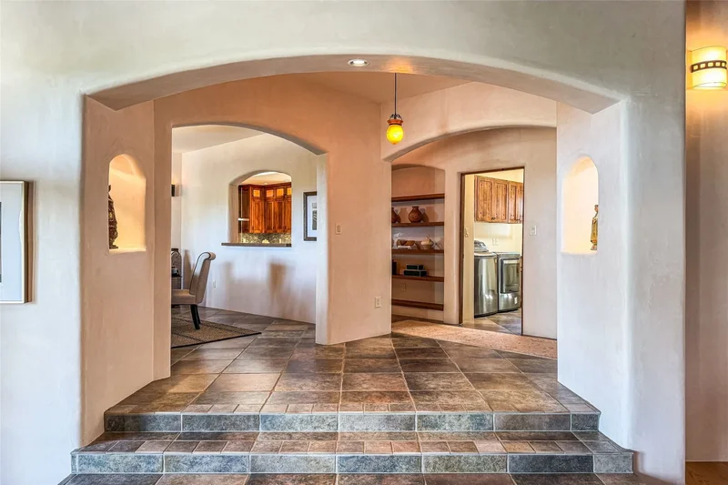 1097 Mansion Ridge Road , Santa Fe, NM 87501, Santa Fe, New Mexico, United States. - Photo 51