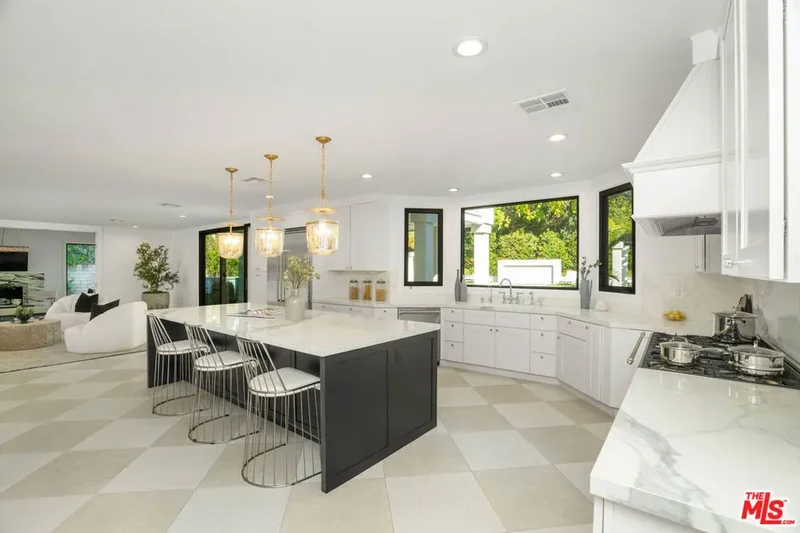4608 Westchester Drive, Los Angeles, California, United States. - Photo 20