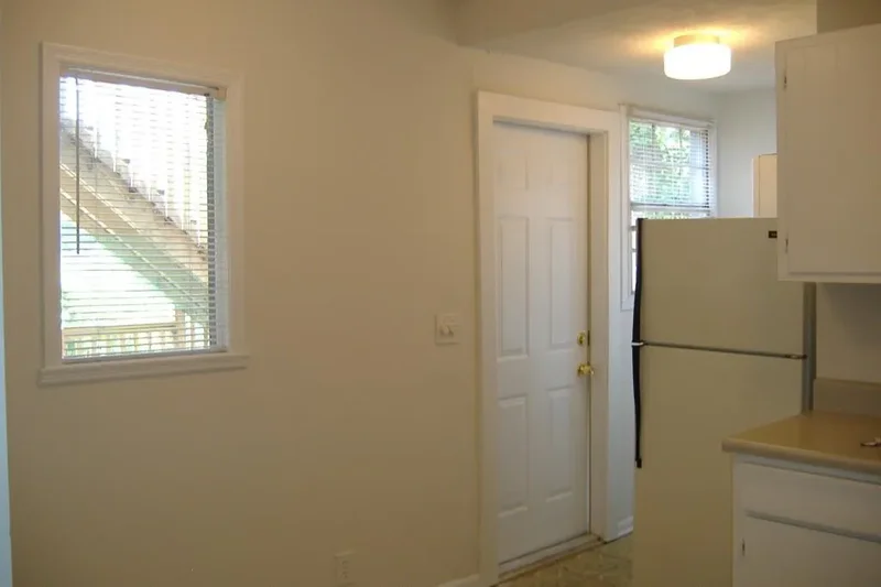 547 Elmwood Drive NE, Atlanta, Georgia, United States. - Photo 20