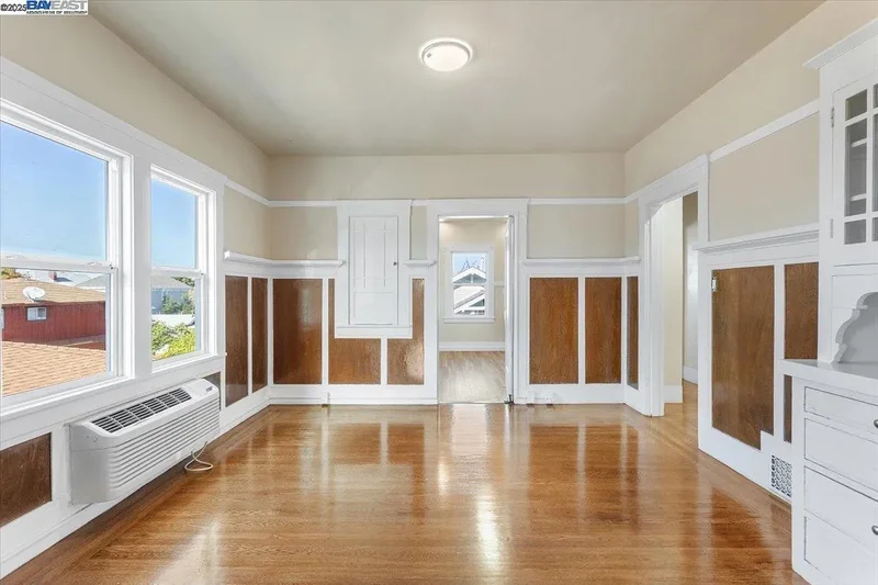 629 Santa Clara Ave., Alameda, California, United States. - Photo 19