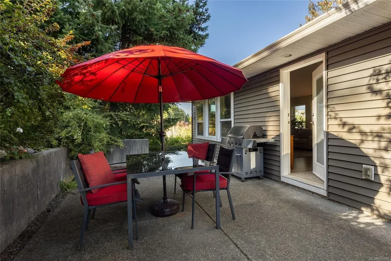 2065 Morello Pl, Courtenay, British Columbia, Canada. - Photo 9