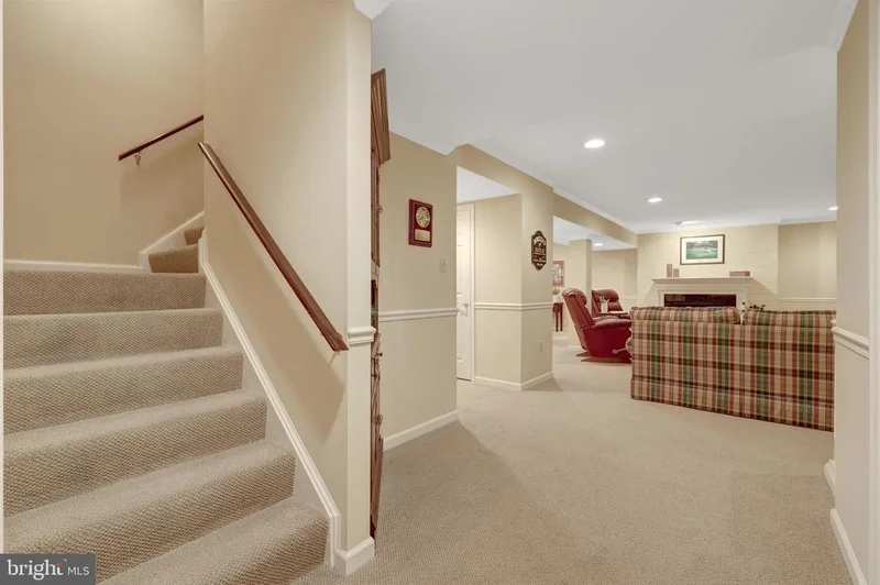 10100 WALKER LAKE DR, GREAT FALLS, VA, 22066, USA, Great Falls, Virginia, United States. - Photo 80