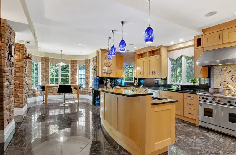 76 Sachem Head Rd, Guilford, Connecticut, United States. - Photo 7
