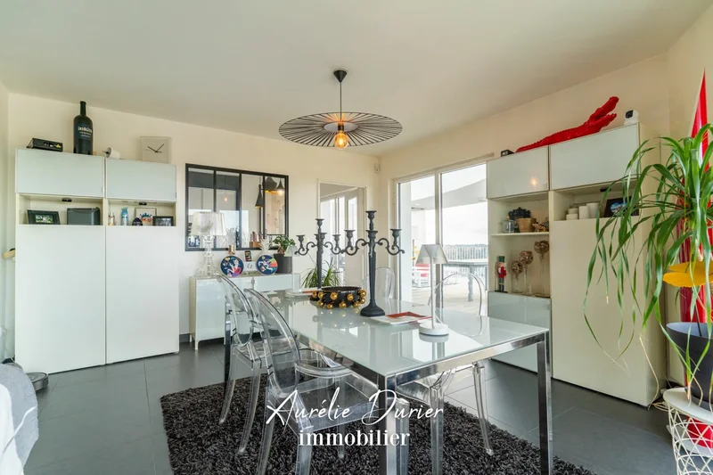 Hogan Apartment