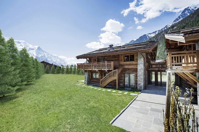 Exceptional Chalet in the Heart of les Tines