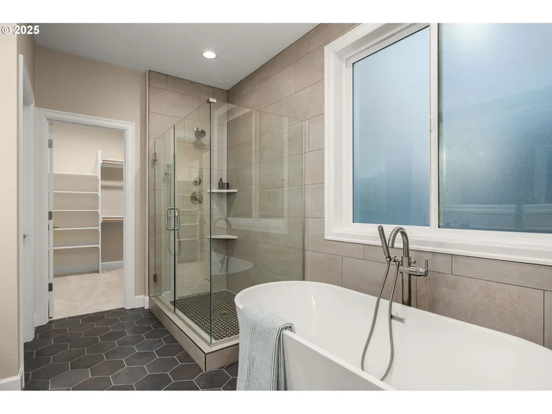 11841 NW MELLRIDGE LN, Portland, OR, 97229, USA, Portland, Oregon, United States. - Photo 21