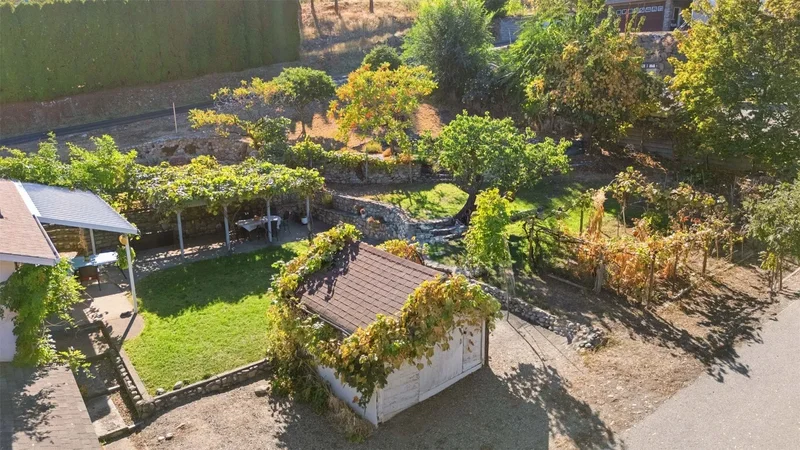 10212 Happy Valley Road, Summerland, British Columbia, Canada. - Photo 14
