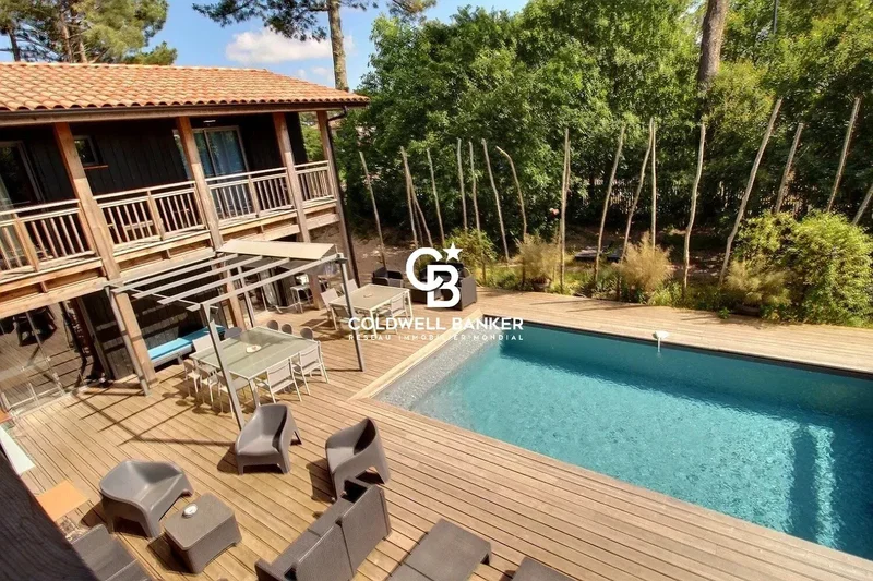 Luxury Wooden House in Lège-Cap-Ferret: Charm, Comfort, and Proximity to the Ocean