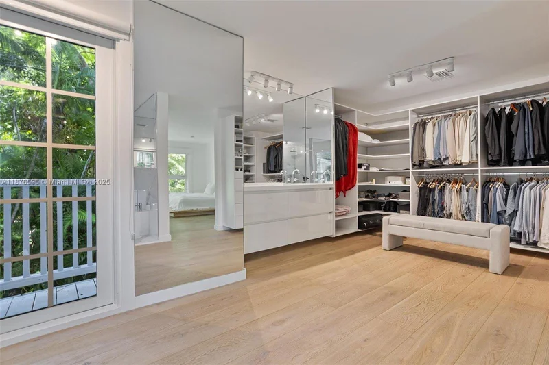 4286 S Douglas Rd, Miami, Florida, United States. - Photo 23