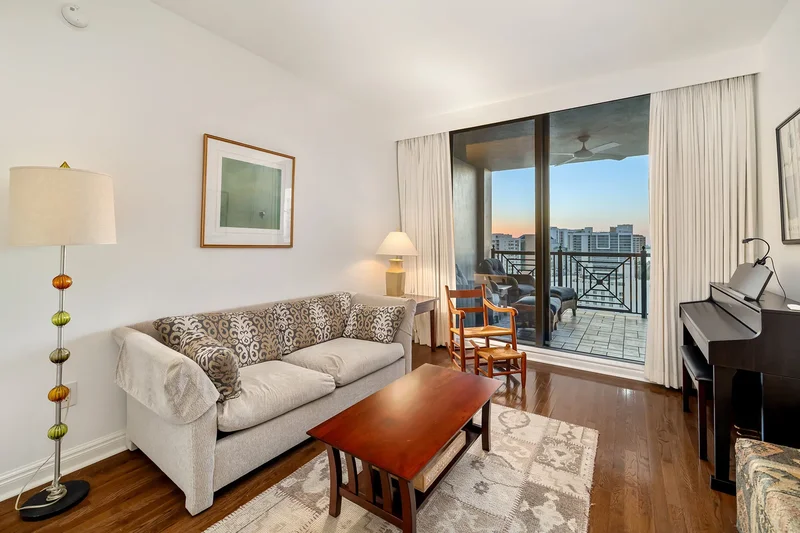 50 Central Avenue , 14D, Sarasota, FL 34236, Sarasota, Florida, United States. - Photo 5