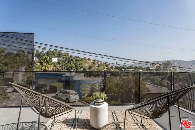 4691 Glenalbyn Drive, Los Angeles, California, United States. - Photo 12