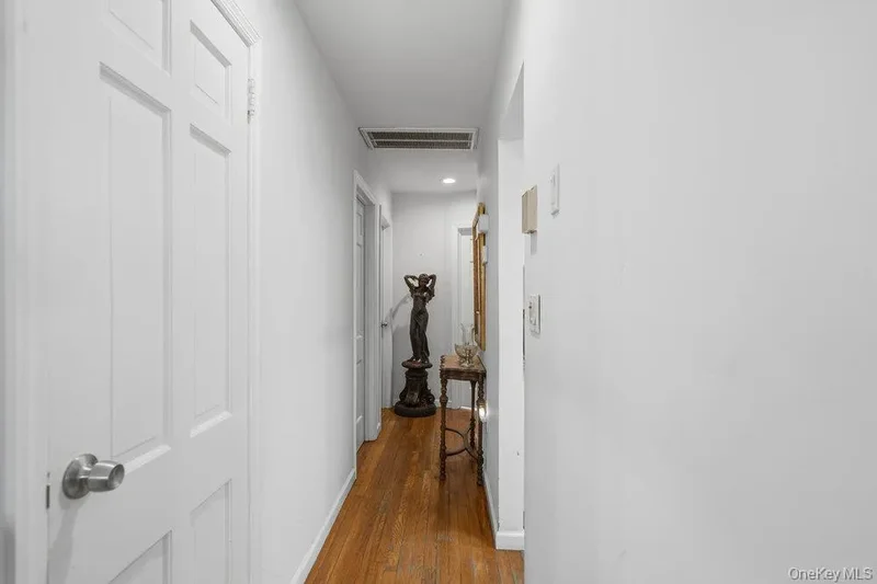 9 Lynch Street, Huntington Station, New York, United States. - Photo 29
