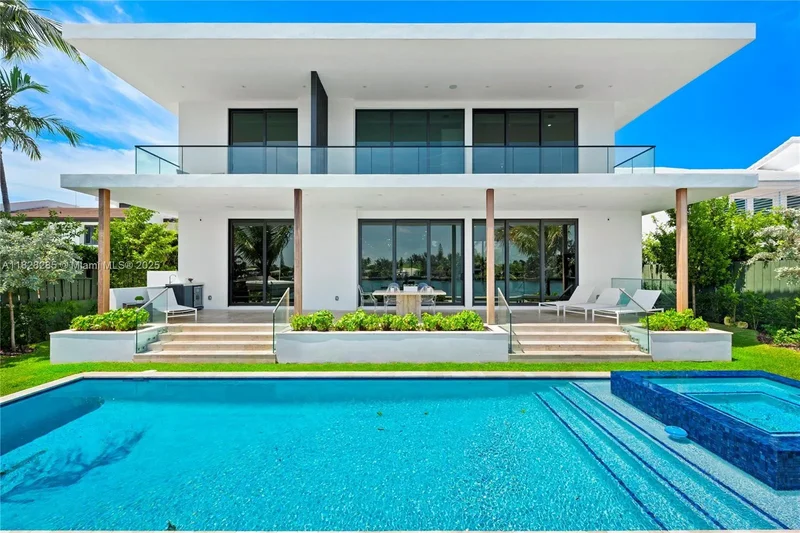 1410 S Biscayne Point Rd, Miami Beach, Florida, United States. - Photo 17