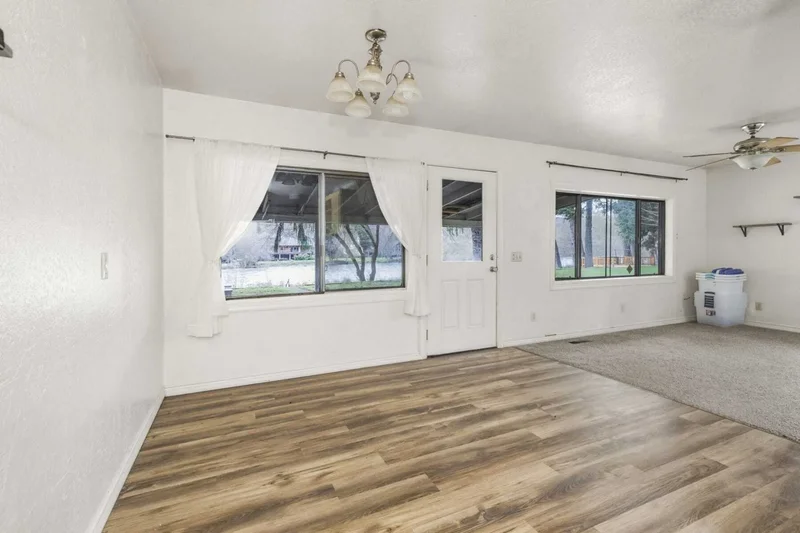 20459 Highway 62 , Shady Cove, OR 97539, Shady Cove, Oregon, United States. - Photo 21