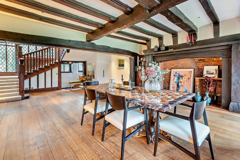 Blackhills, Esher, Surrey, Esher, England, United Kingdom. - Photo 2