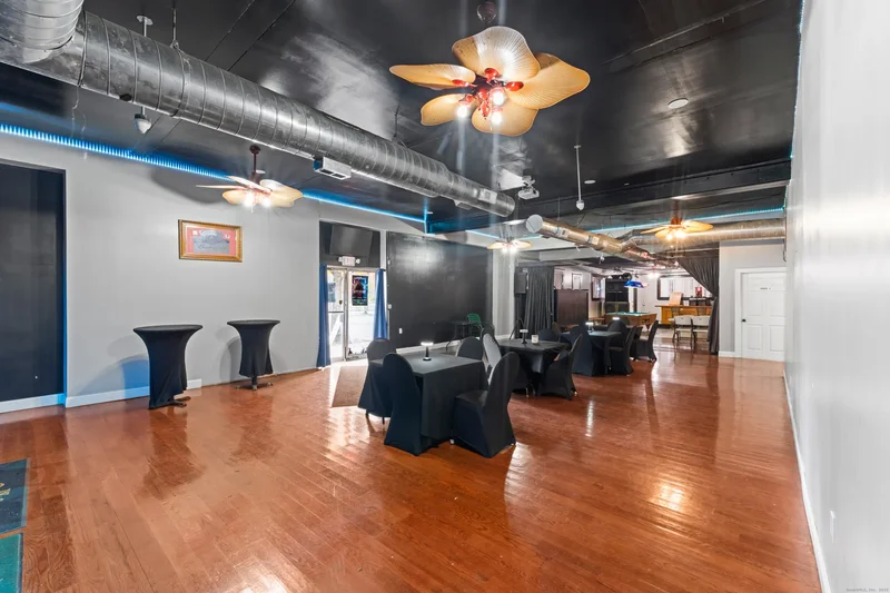 811 Dixwell Avenue, Hamden, CT 06511, New Haven, Connecticut, United States. - Photo 9