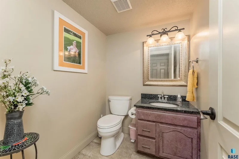 317 E Aspen Dr, Sioux Falls, SD 57105, Sioux Falls, South Dakota, United States. - Photo 31