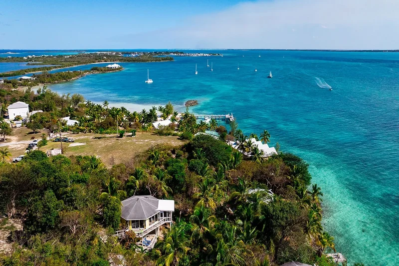 Hummingbird Treehouse , Green Turtle Cay, Treasure Cay, Central Abaco, The Bahamas. - Photo 28