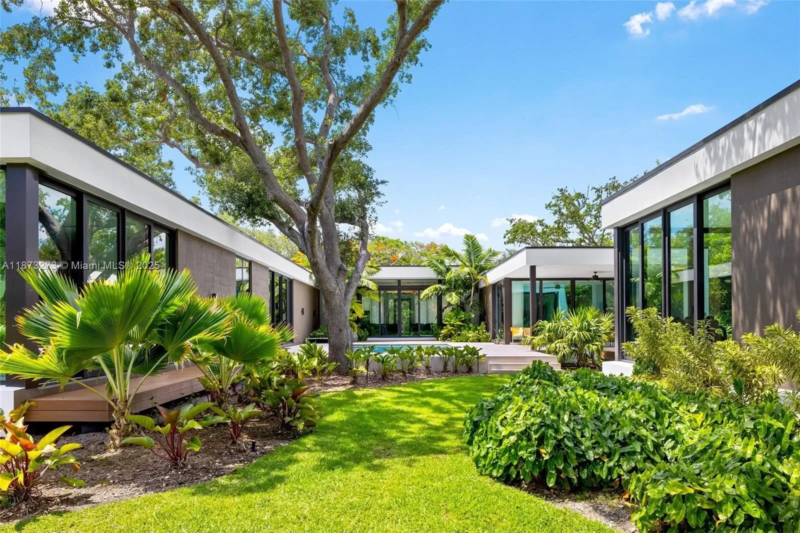 12100 SW 79th Ave, Coral Gables, Florida, United States. - Photo 60