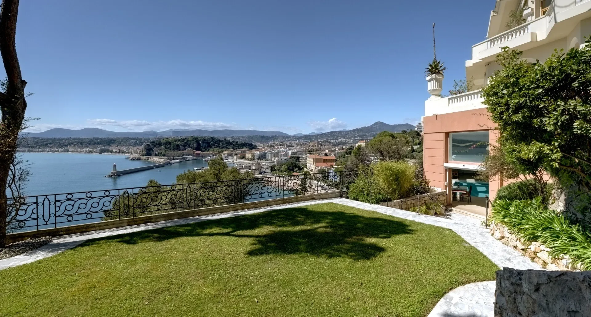 Nice, Provence-Alpes-Côte d'Azur, France. - Photo 3