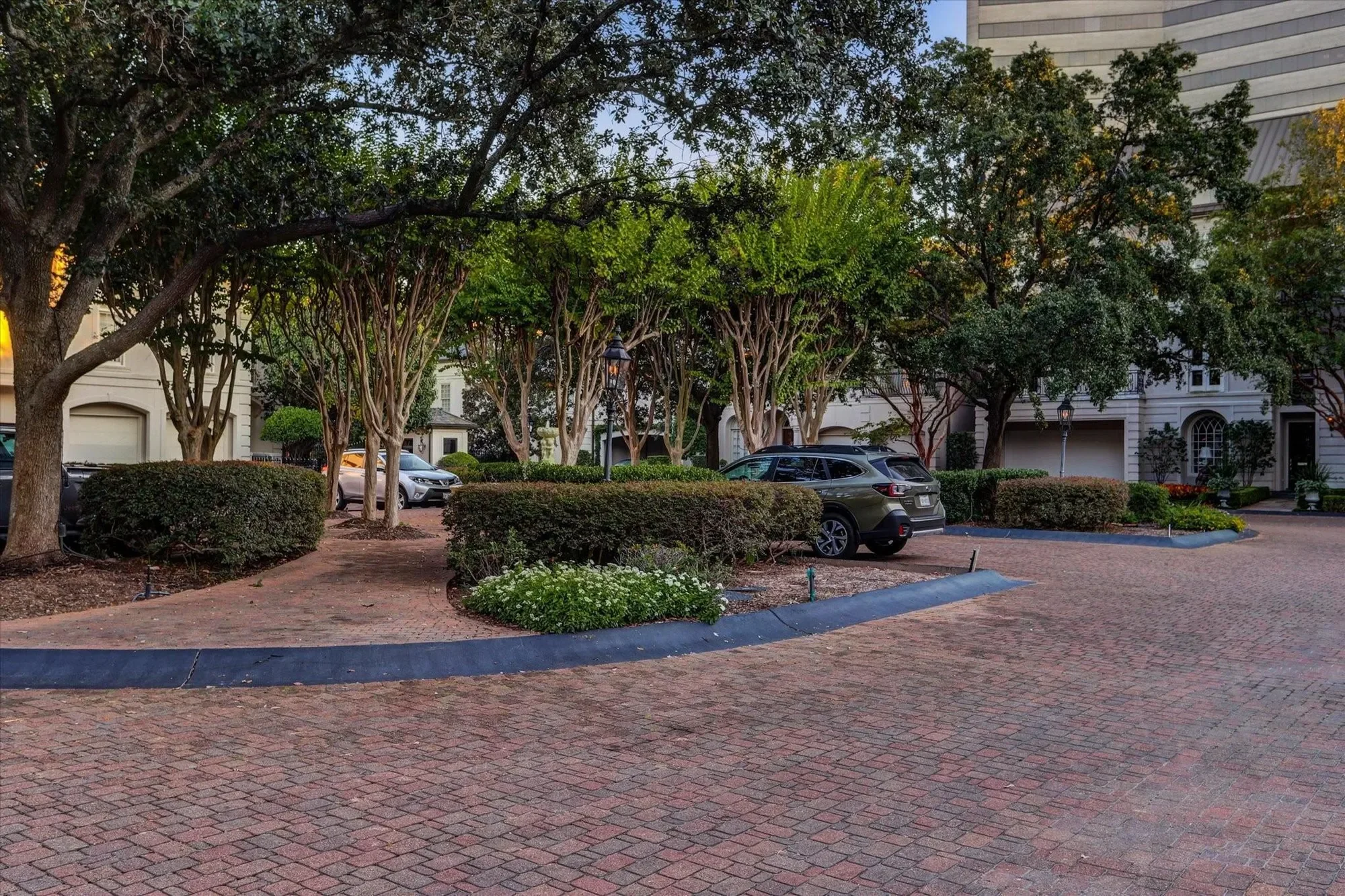 20 Eaton Square, Houston, Texas, United States. - Photo 40