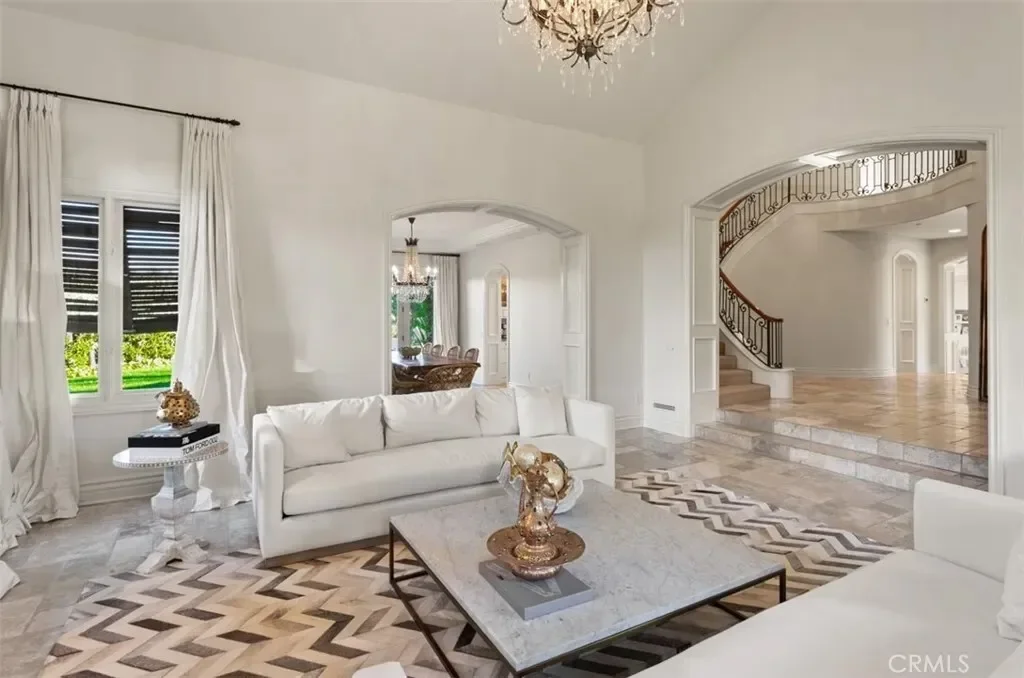 6 Windemere Court, Newport Beach, California, United States. - Photo 43