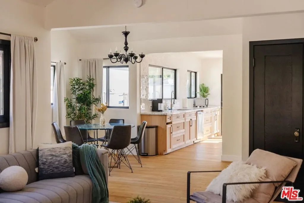 2060 High Tower Drive, Los Angeles, California, United States. - Photo 13