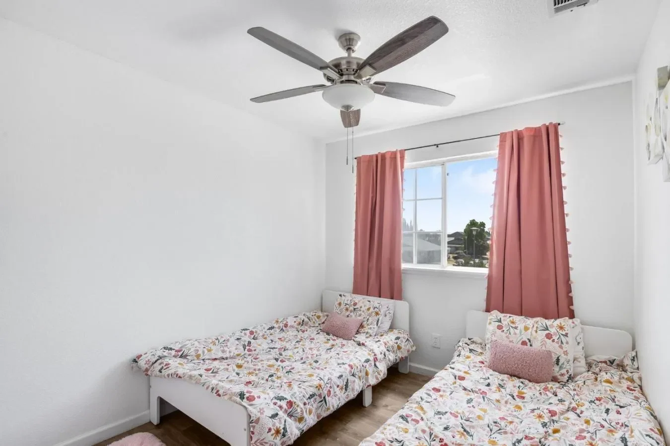 5045 N Laguna Drive, Elk Grove, California, United States. - Photo 32
