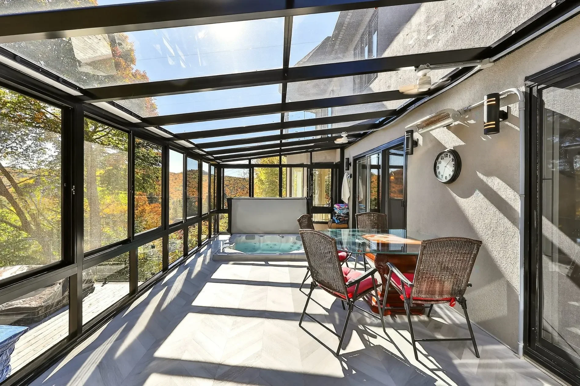 Exterior photo 9