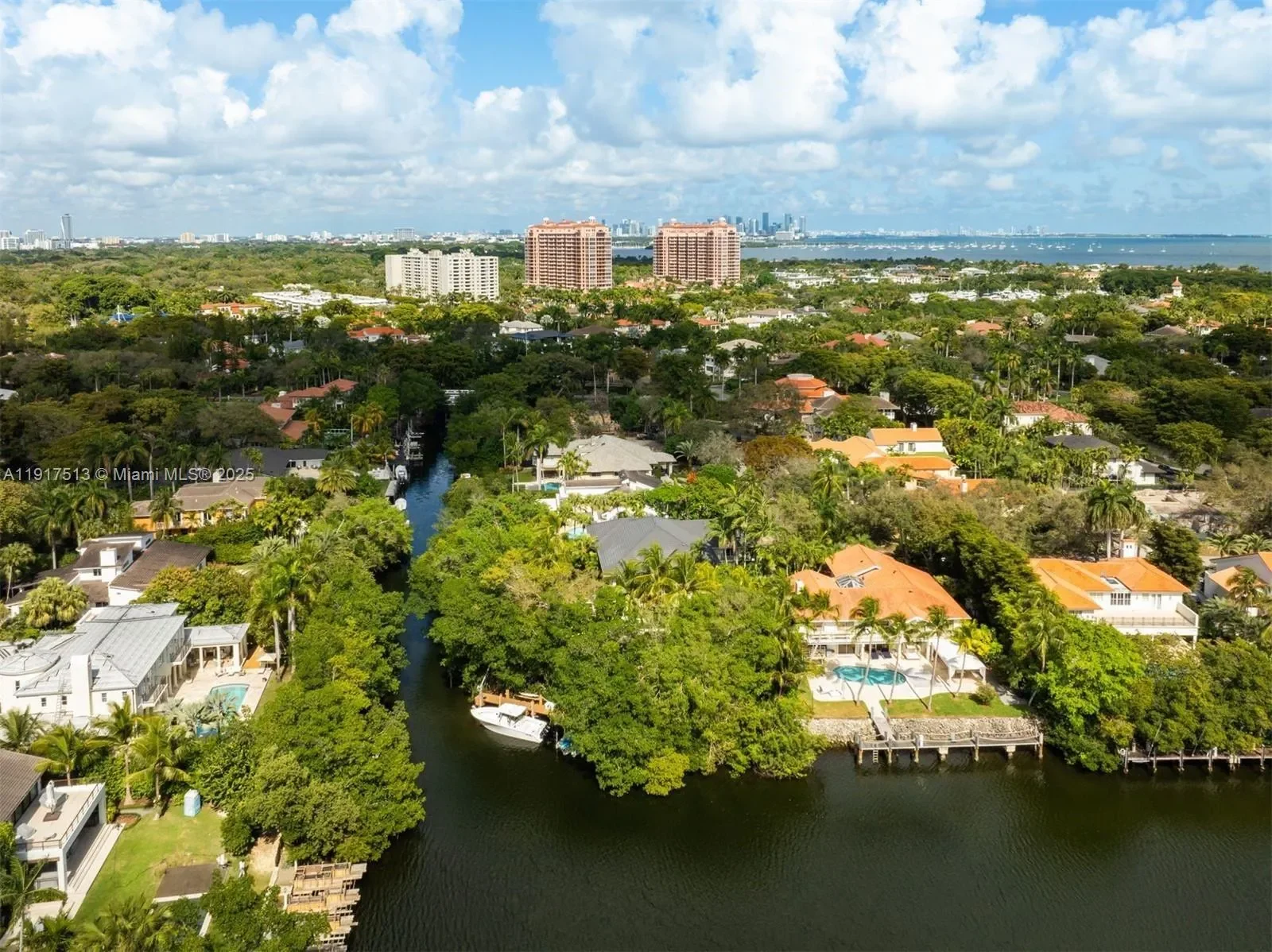 7150 W Lago Dr, Miami, Florida, United States. - Photo 70