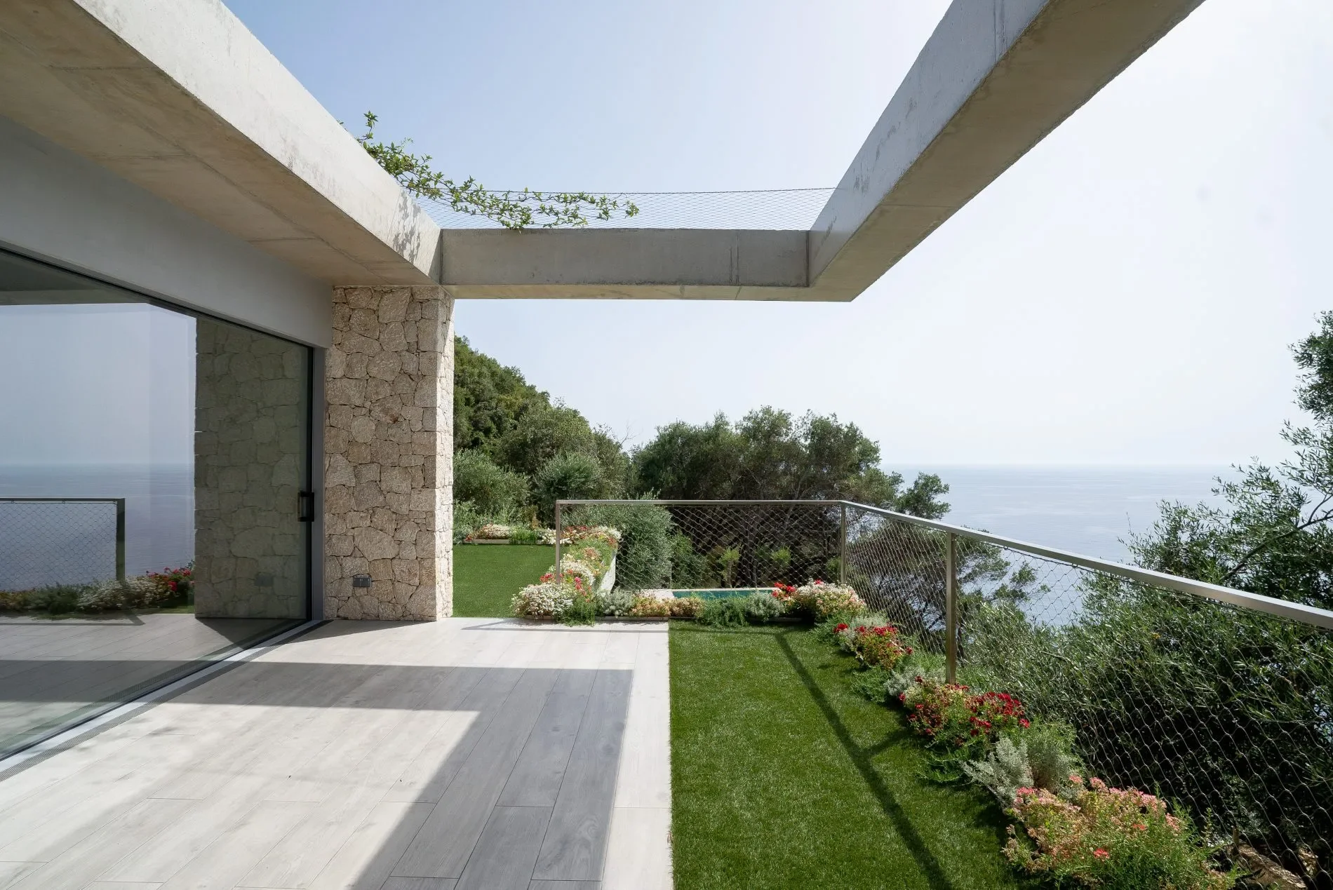 Exterior photo 8