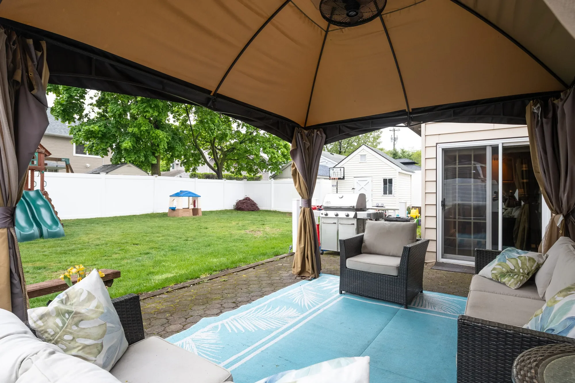 296 Jerome Avenue , Carle Place, NY 11514, Carle Place, New York, United States. - Photo 19