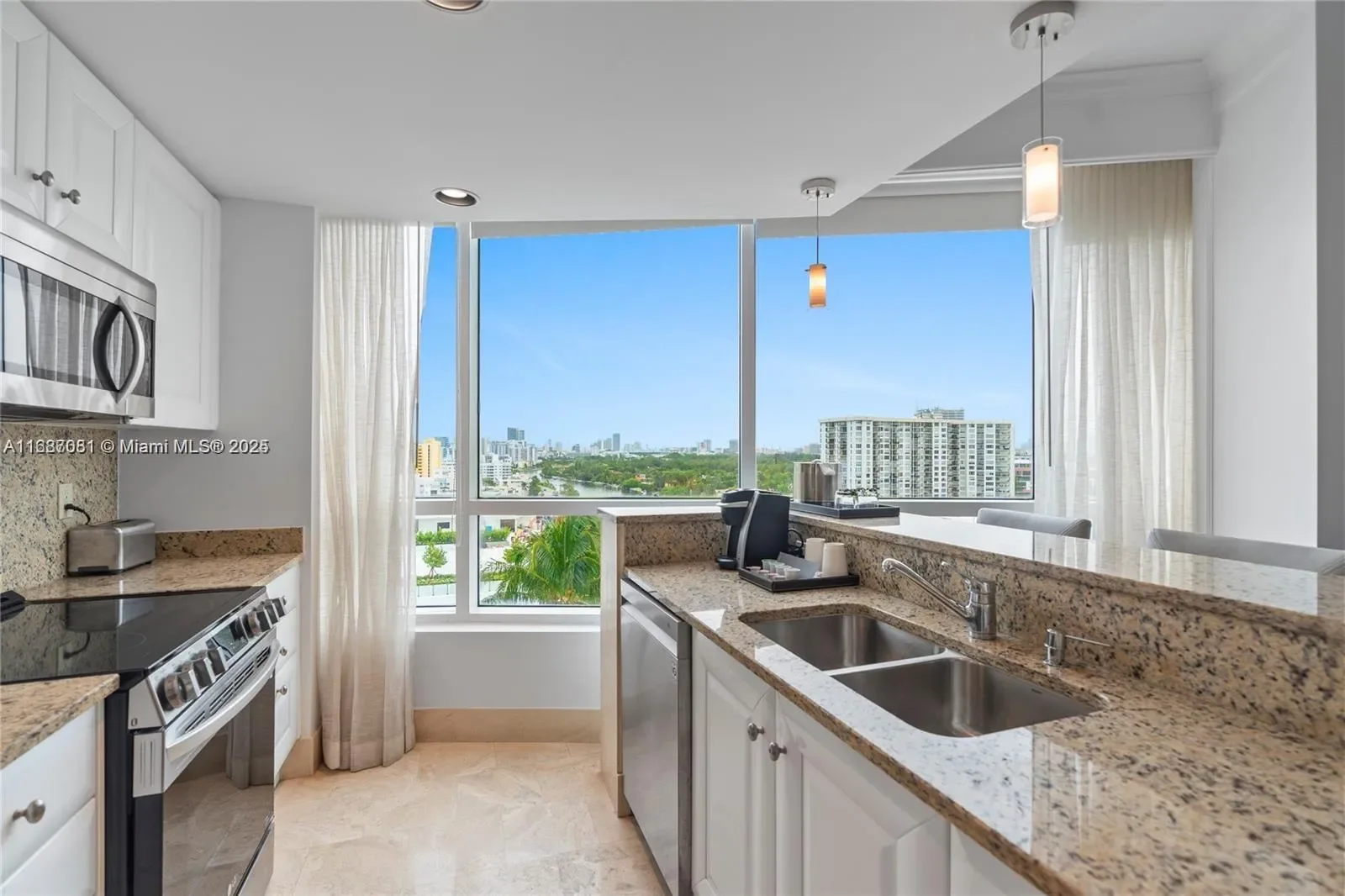 4401 COLLINS AV 1214, Miami Beach, Florida, United States. - Photo 16