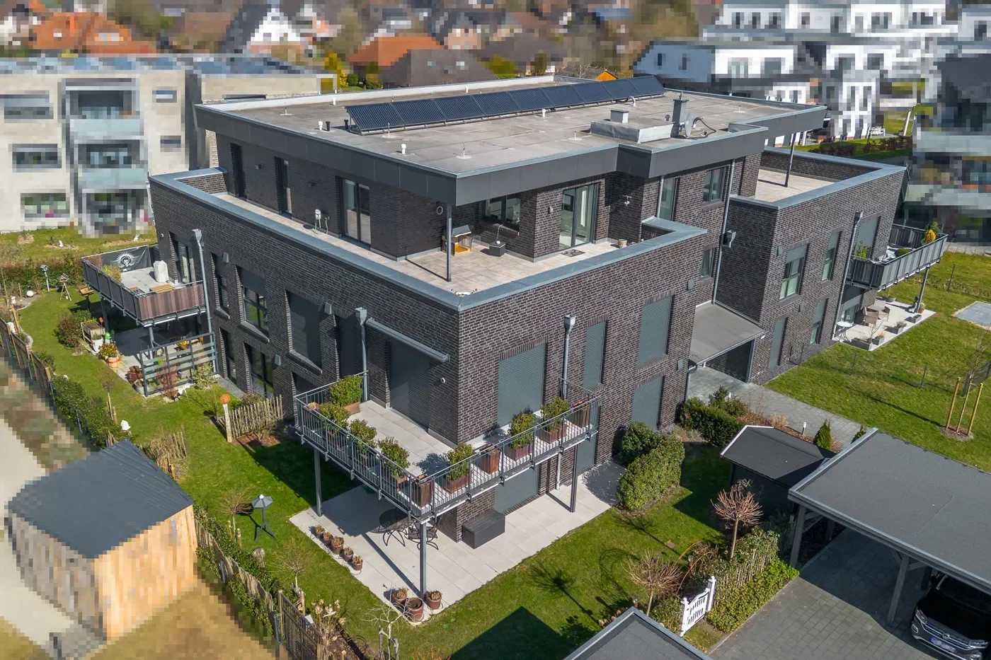 Exterior photo 4
