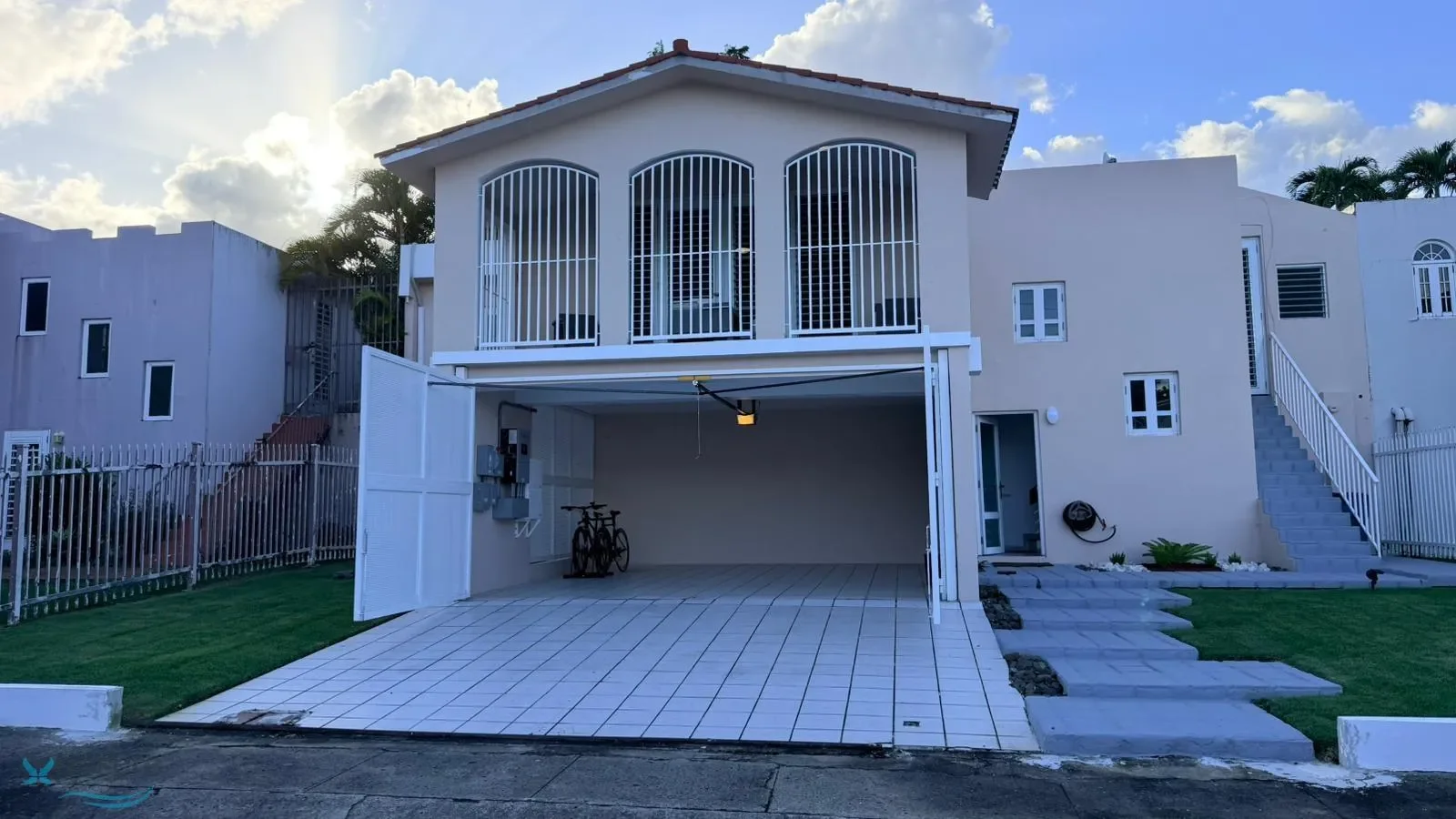 Exterior photo 2