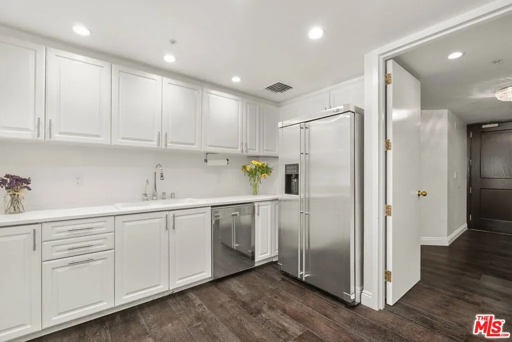 10520 Wilshire Boulevard 407, Los Angeles, California, United States. - Photo 5