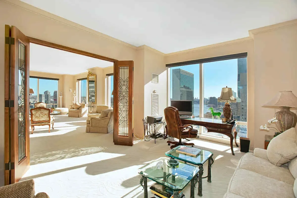 Trump World Tower, 845 UNITED NATIONS PLZ, New York, New York, United States. - Photo 3