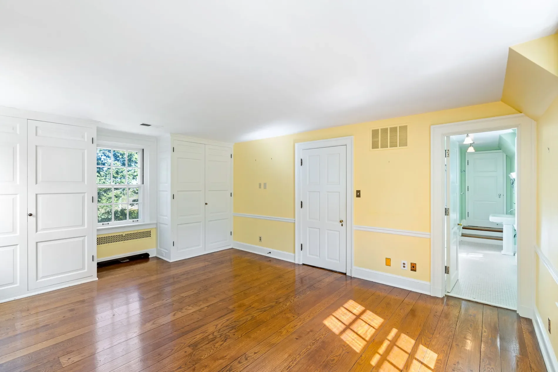 3740 Upper River Road , Louisville, KY 40207, Watterson Park, Kentucky, United States. - Photo 36