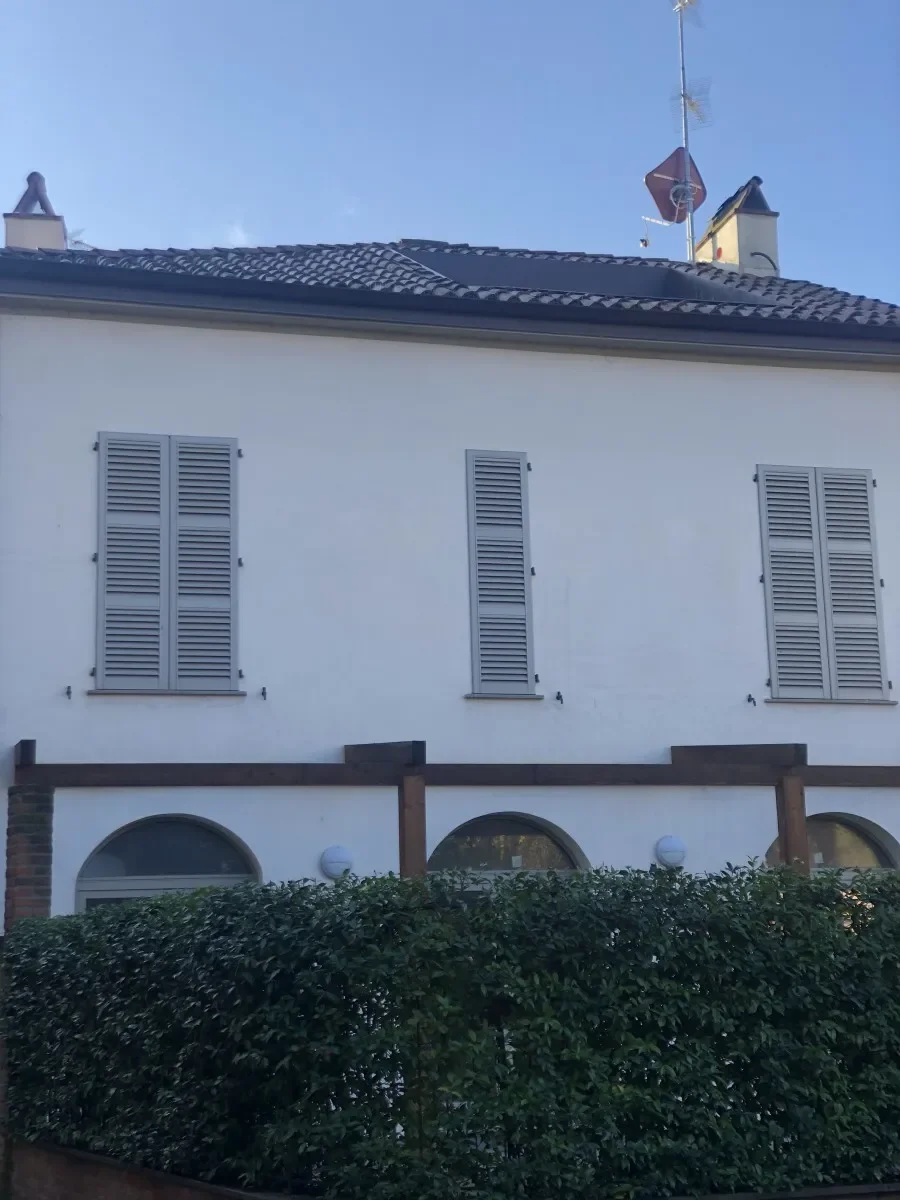 Exterior photo 8