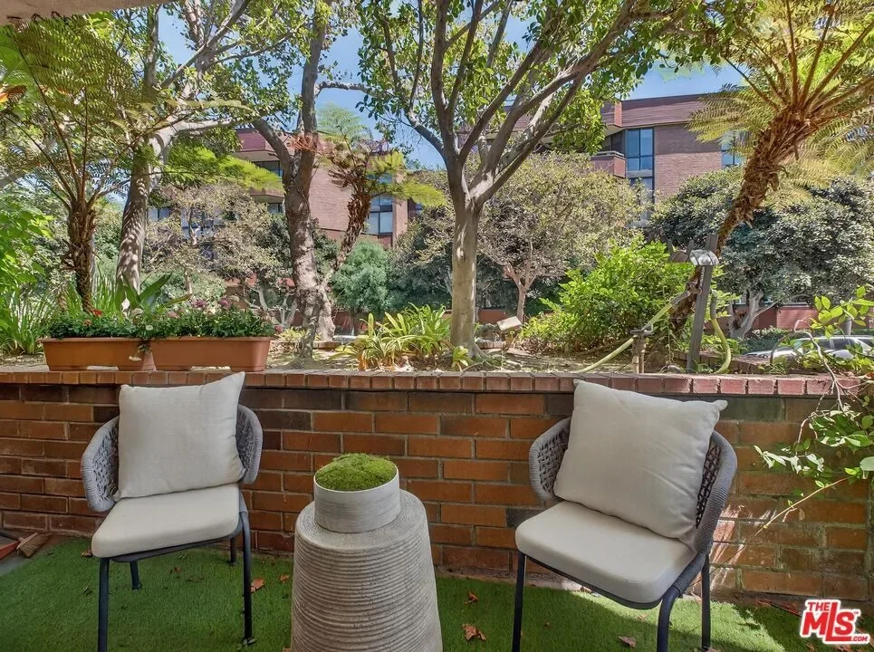 315 N Swall Drive 103, Beverly Hills, California, United States. - Photo 18