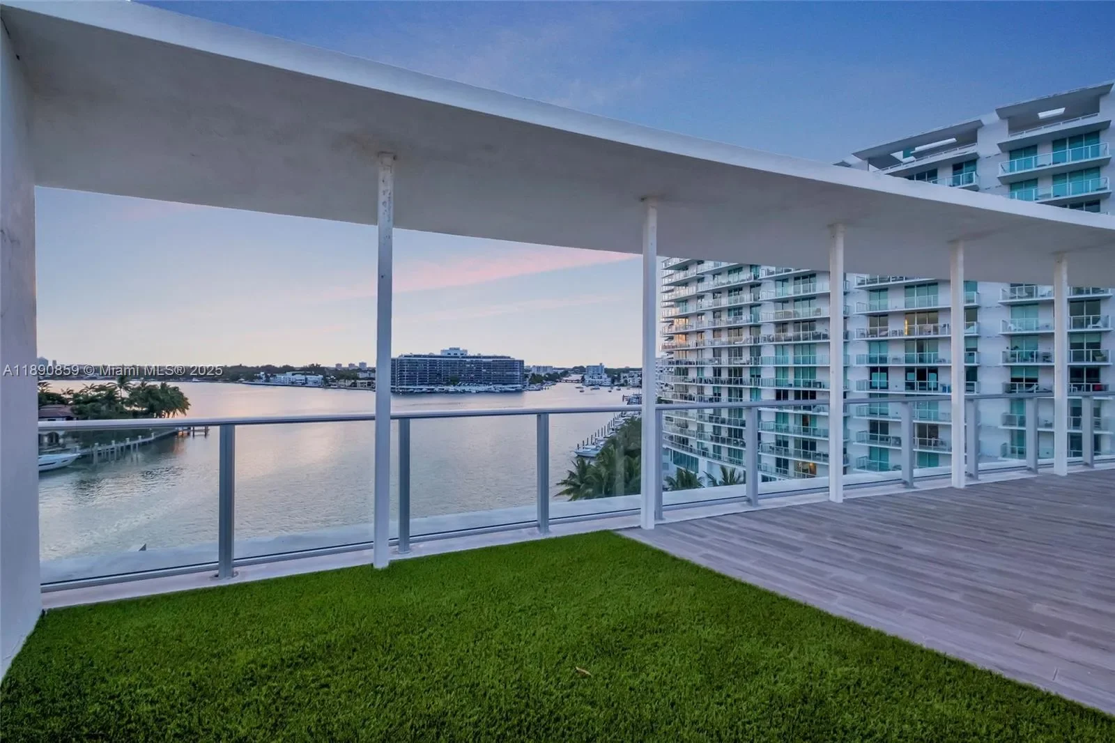 6620 Indian Creek Dr PH711, Miami Beach, Florida, United States. - Photo 39