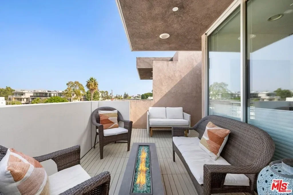 950 N Orange Grove Avenue 2, Los Angeles, California, United States. - Photo 17