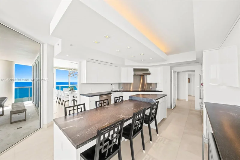 5025 Collins Ave, Miami Beach, Florida, United States. - Photo 19