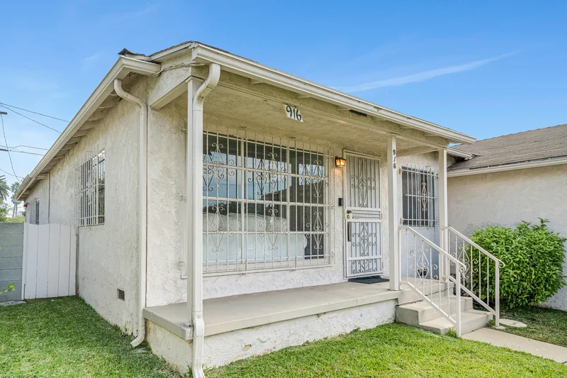 916 South Caswell Avenue , Compton, CA 90220, Compton, California, United States. - Photo 22