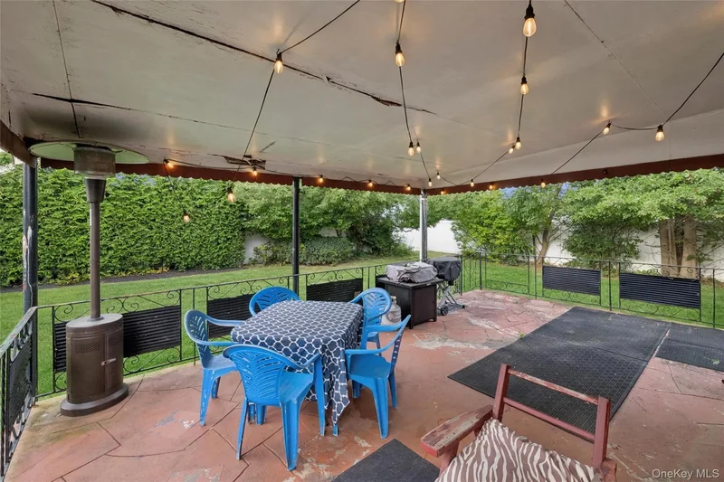 329 N Wyoming Avenue, Massapequa, New York, United States. - Photo 17