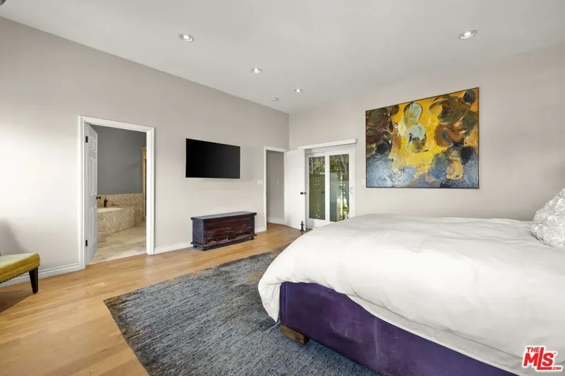 1018 N Tigertail Road, Los Angeles, California, United States. - Photo 18